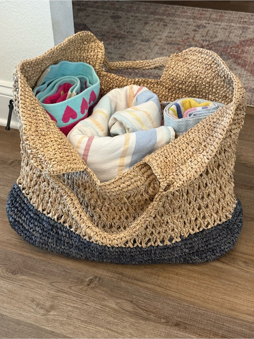 l*space Two-Tone Woven Straw Tote - Black and Natural - revolve / Anthropologie - Picture 6 of 6